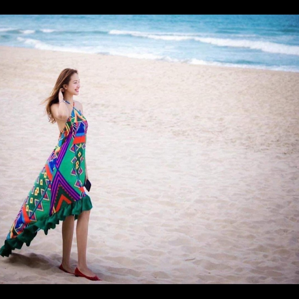 New Woman dress